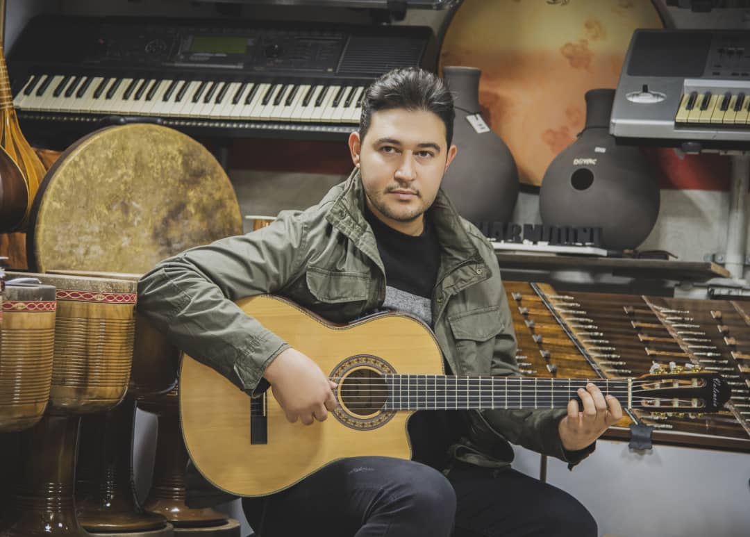 استاد همایون امیری مدرس گیتار