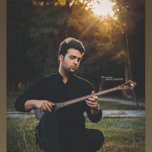 استاد پارسا امیری مدرس تار و سه تار